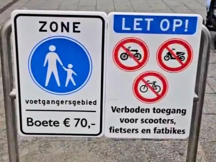 Foto van het nieuwe bord dat is geplaatst in het winkelcentrum