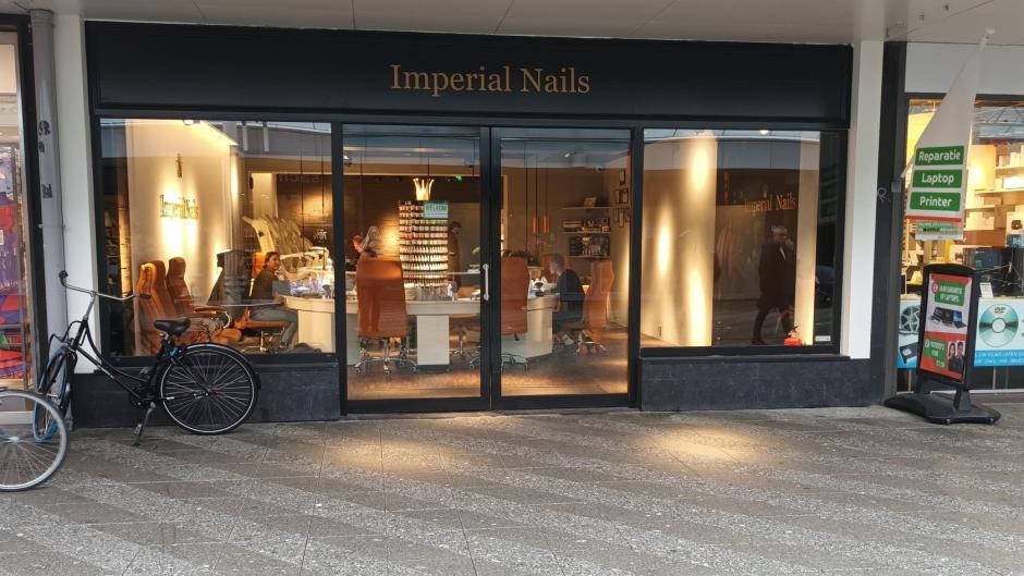 Imperial Nails winkelcentrum Boven 't Y Buikslotermeerplein Amsterdam Noord