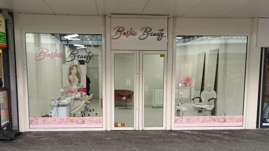 Barbie Beauty in Amsterdam Noord Buikslotermeerplein boven 't y