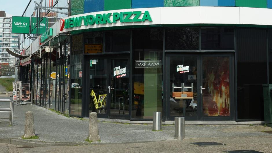 Boven 't Y Buikslotermeerplein amsterdam noord  New York Pizza