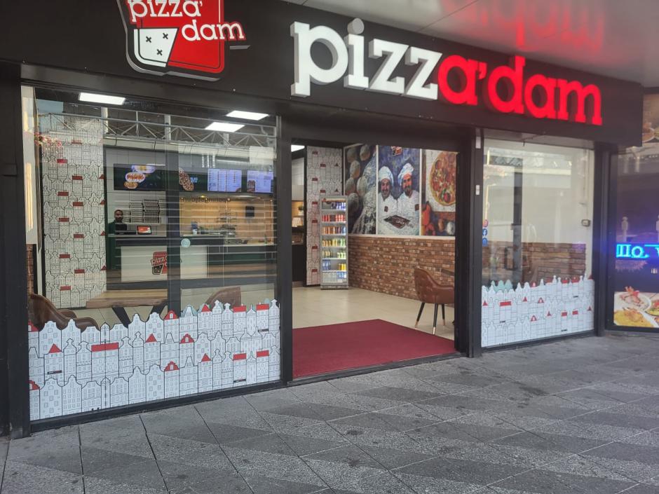 Pizzadam in Amsterdam Noord winkelcentrum boven 't Y buikslotermeerplein